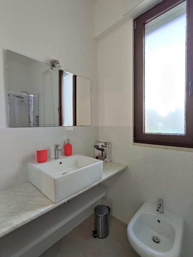 Cristian Rooms อาโวลา ภายนอก รูปภาพ