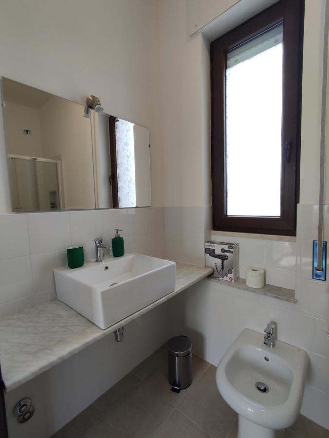 Cristian Rooms อาโวลา ภายนอก รูปภาพ