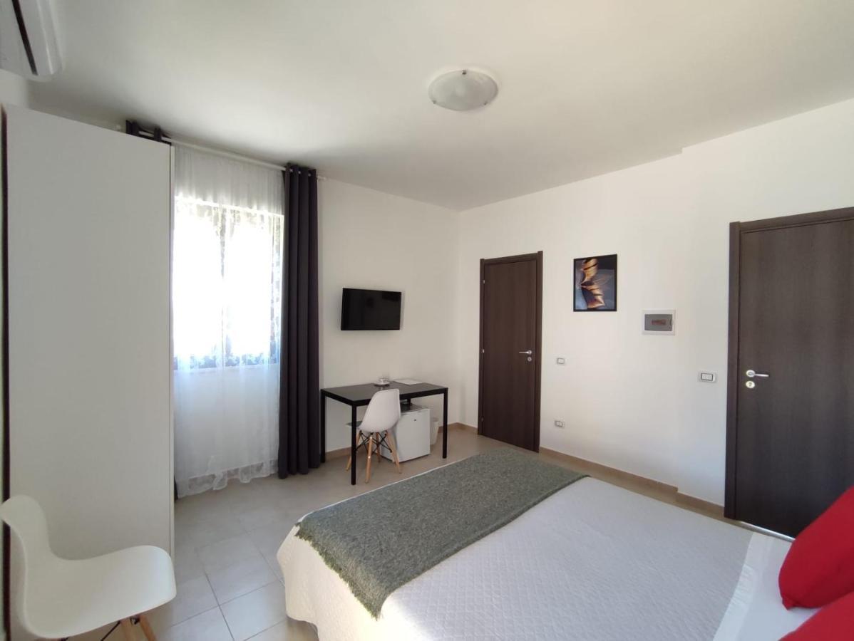 Cristian Rooms อาโวลา ภายนอก รูปภาพ