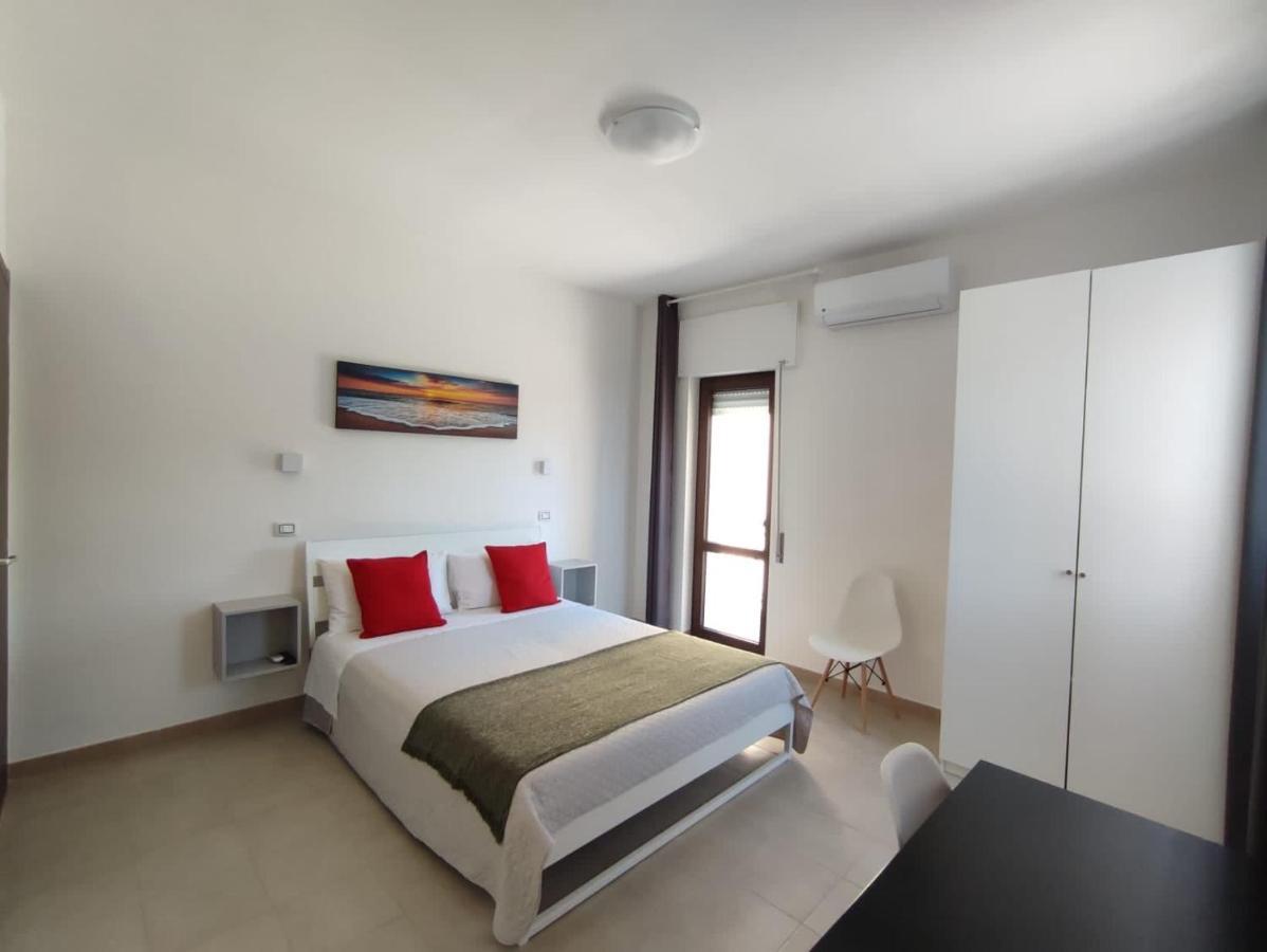 Cristian Rooms อาโวลา ภายนอก รูปภาพ