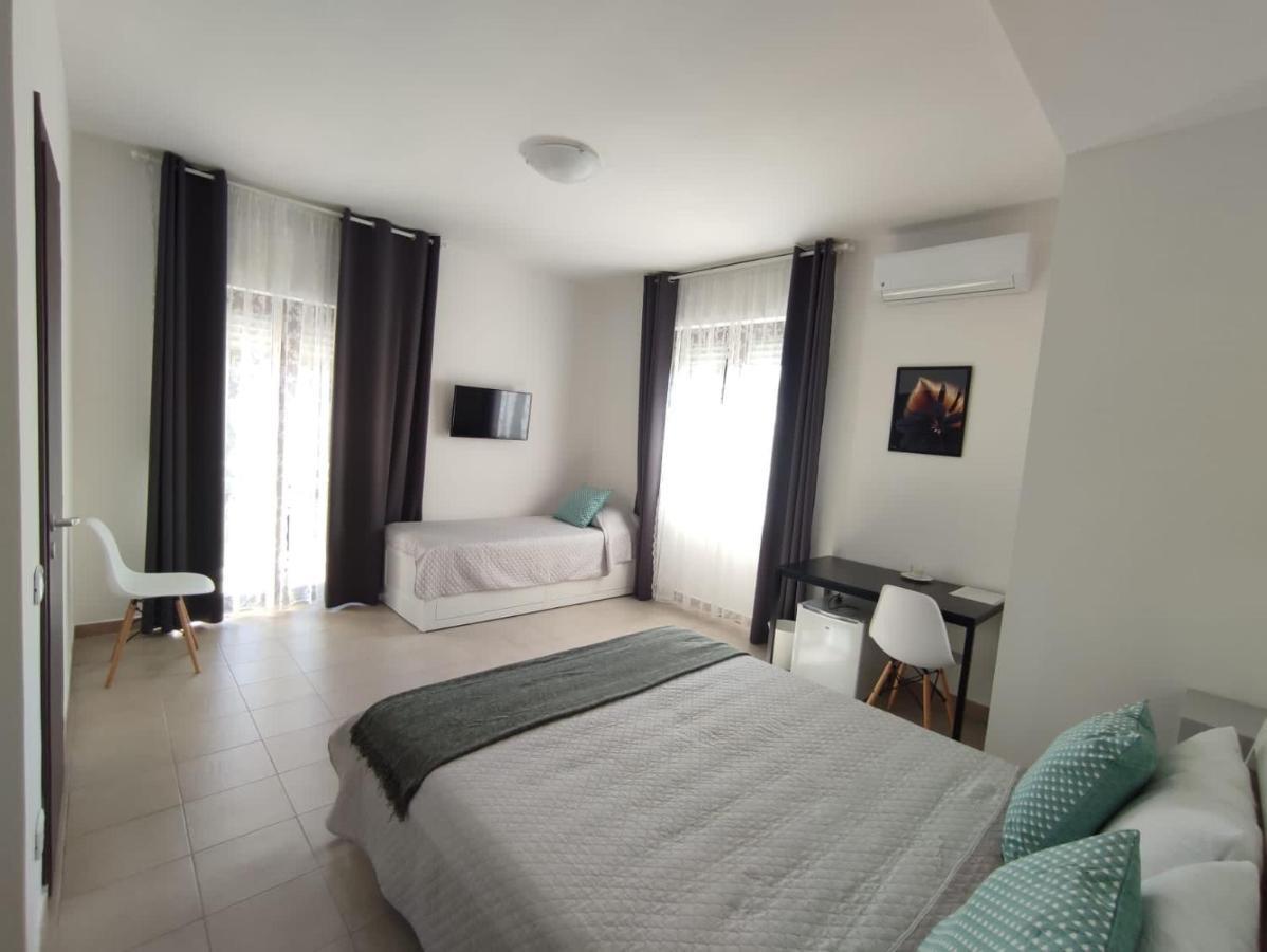 Cristian Rooms อาโวลา ภายนอก รูปภาพ