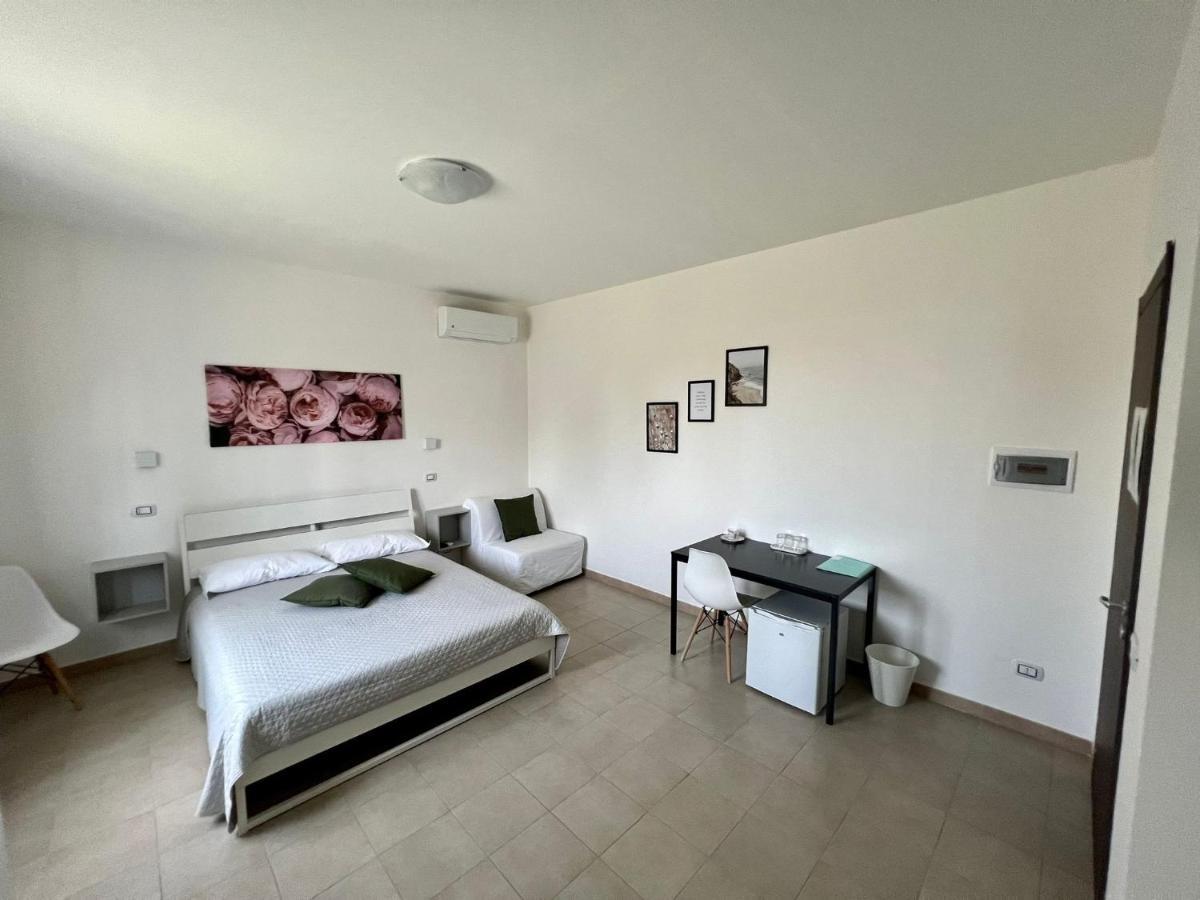 Cristian Rooms อาโวลา ภายนอก รูปภาพ