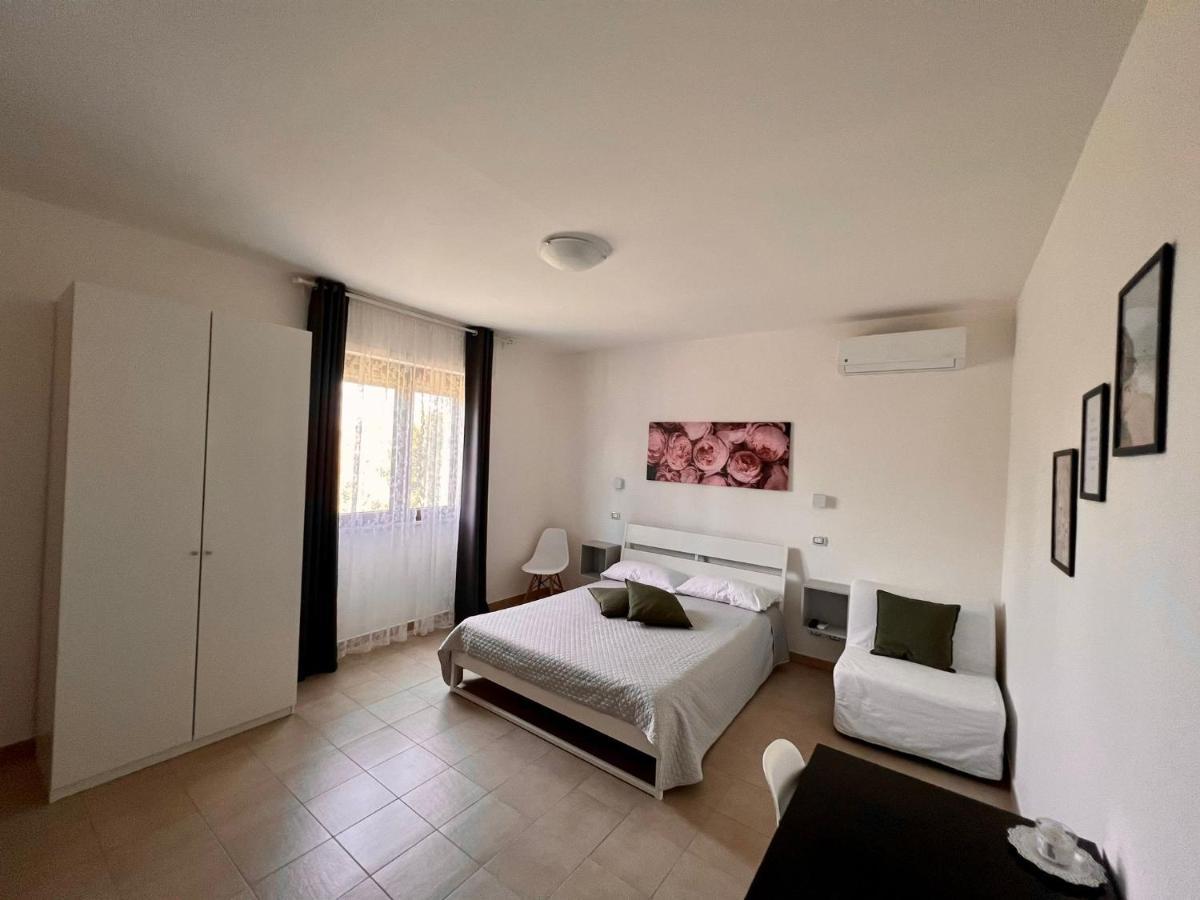 Cristian Rooms อาโวลา ภายนอก รูปภาพ